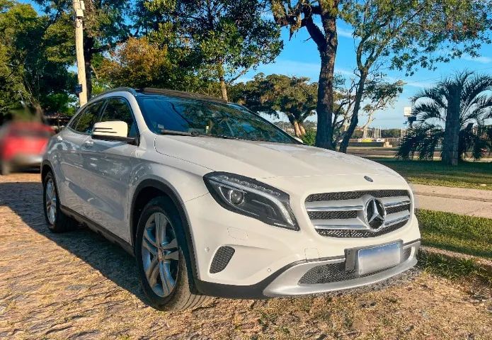 Mercedes-Benz GLA 200 Adv. 1.6/1.6 TB 16V Flex Aut. 2015