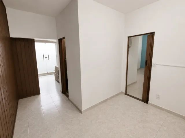 ALUGA-SE | EXCELENTE CASA TRIPLEX COM ÁREA GOURMET EM BANGU - Foto 3