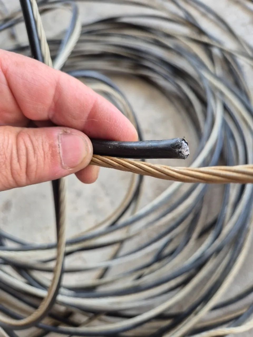 Cabo de aluminio de 10mm64962172115585120