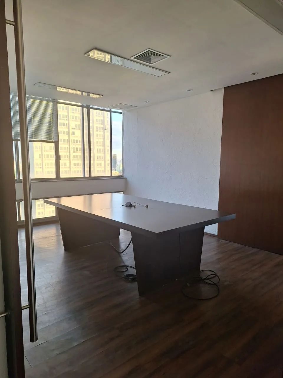 Sala comercial na Rua Doutor Alfredo de Castro, 200 - Sala 911  40 m²