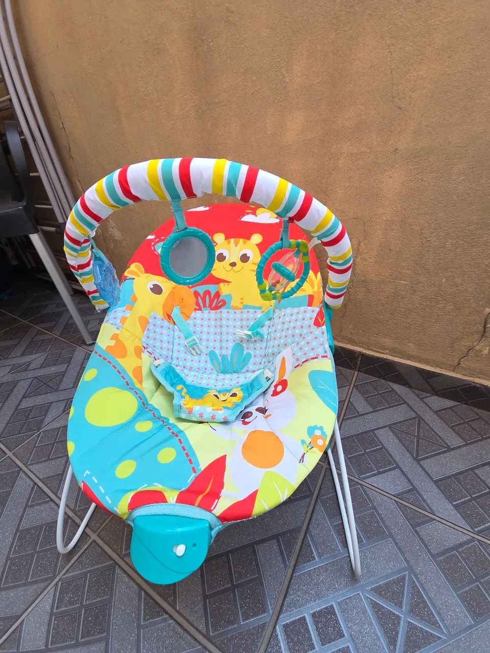 Cadeirinha de Descanso para Bebê Vibratória com Brinquedos