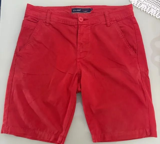 Bermuda de Sarja, marca Stalker,vermelha, modelo tradicional, tamanho 40