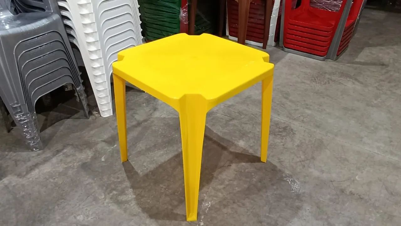 Jogo de mesa e cadeiras plástica cor amarela - Foto 5