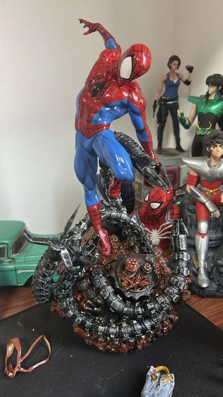 Estátua Homem Aranha Vs Octopus - Foto 2