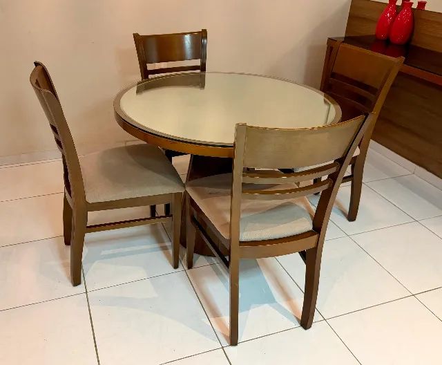 Mesa de Jantar Jacaúna com conjunto de 4 cadeiras