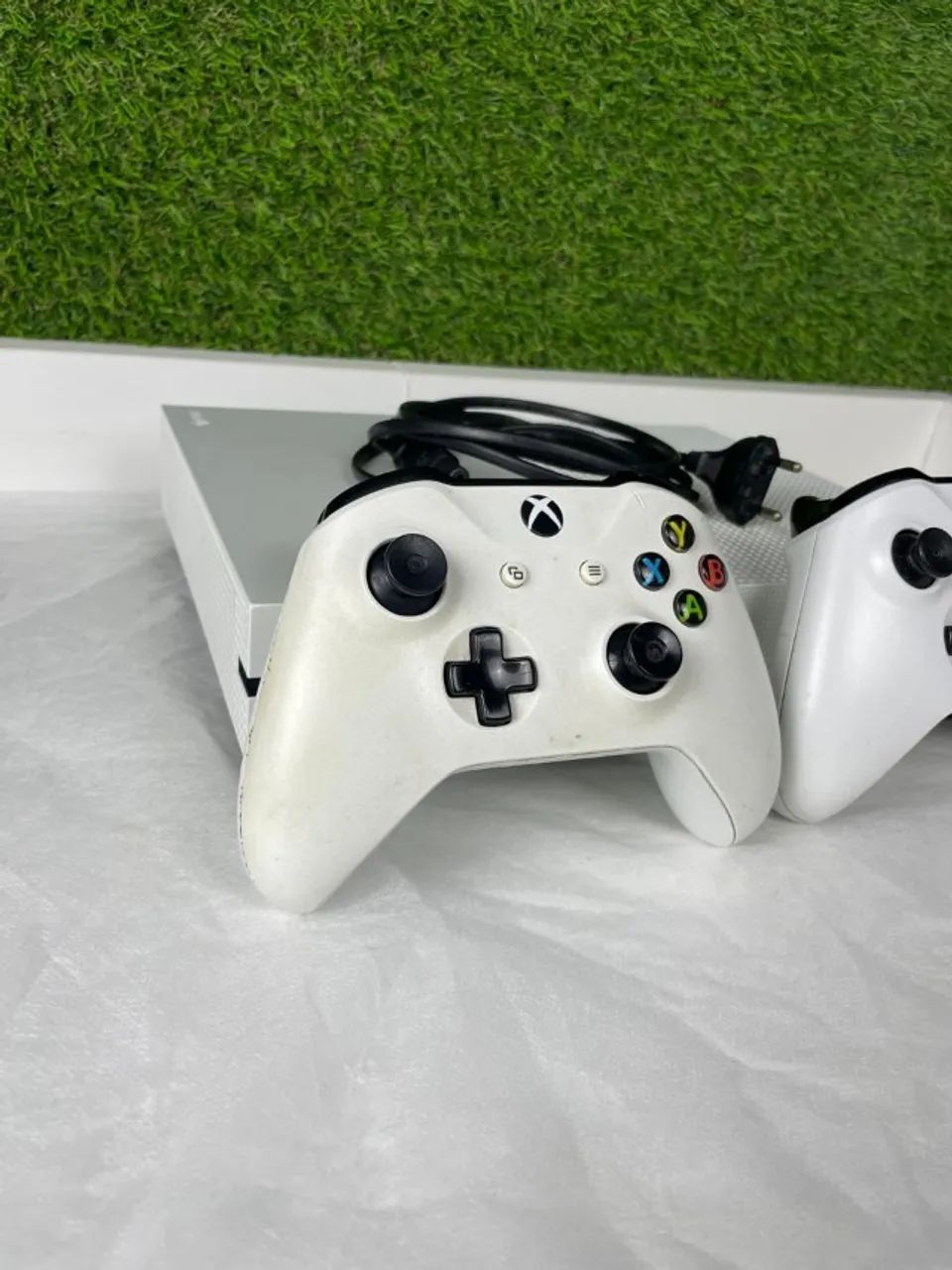 Xbox One S 1TB 2 Controles - Foto 2