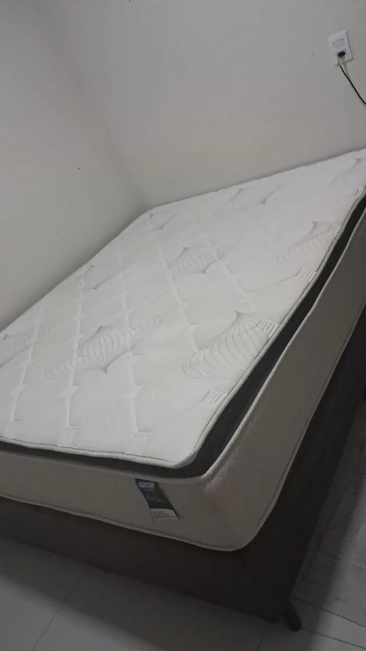 Vendo cama queen box
