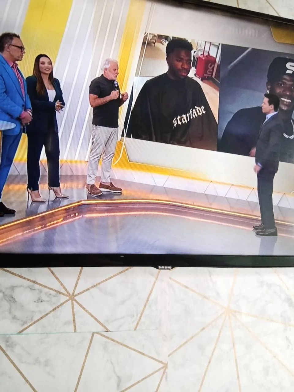 Smart TV Samsung 40" - Ótimo Estado / Funcionando perfeitamente - Foto 3