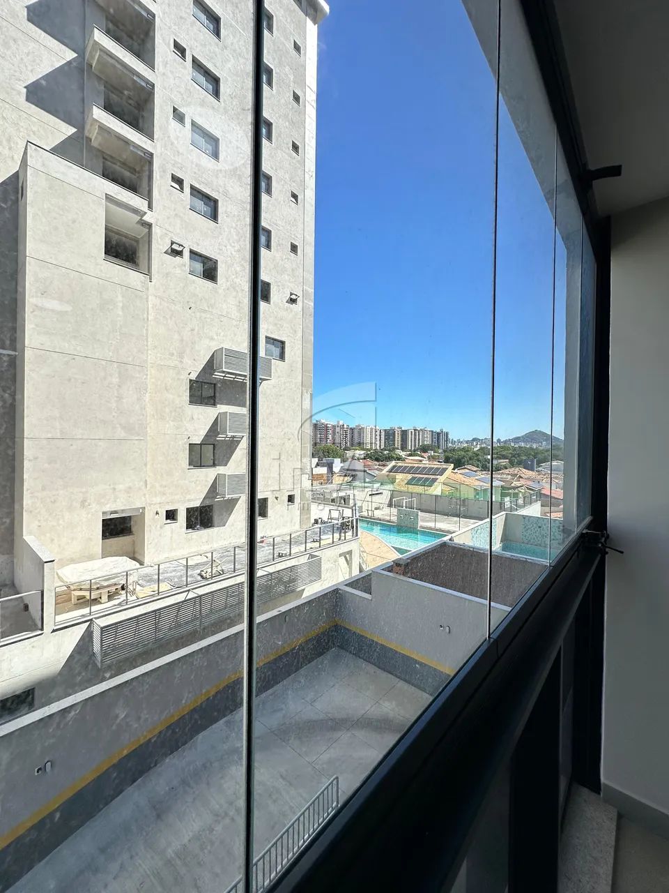 Apenas 400 m da Praia, 2 Quartos, 2 Vagas e Sol da Manhã - Foto 3