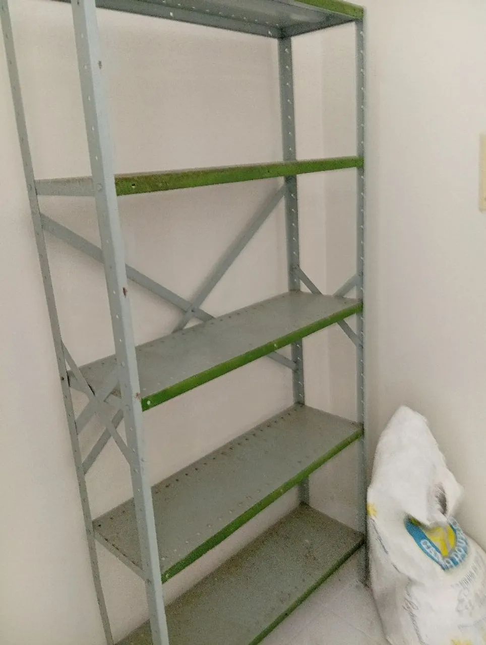 Estante de aço 
