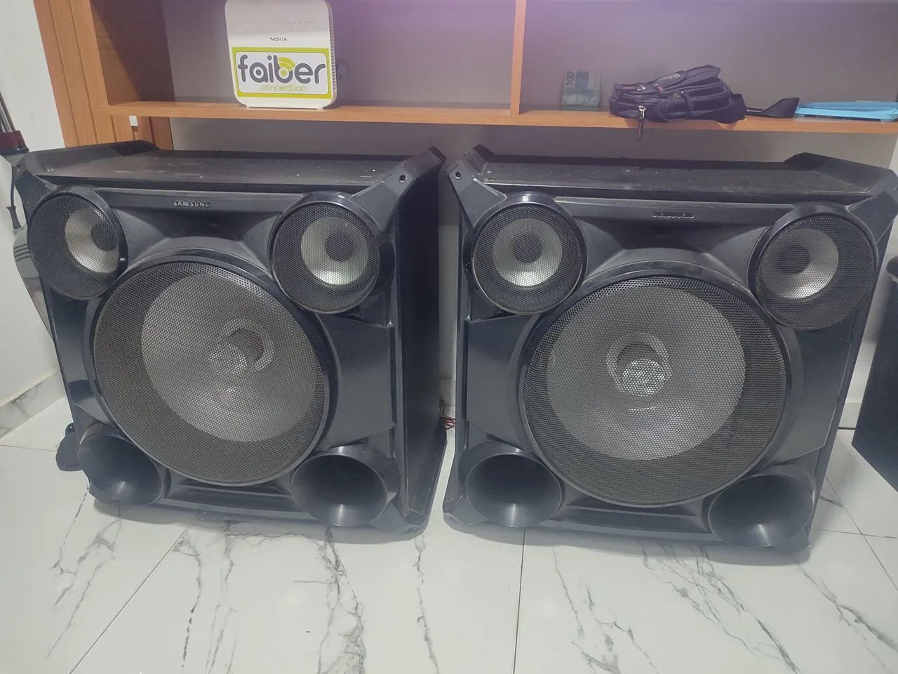 Caixas do som MX FS 8000(só as Caixas)
