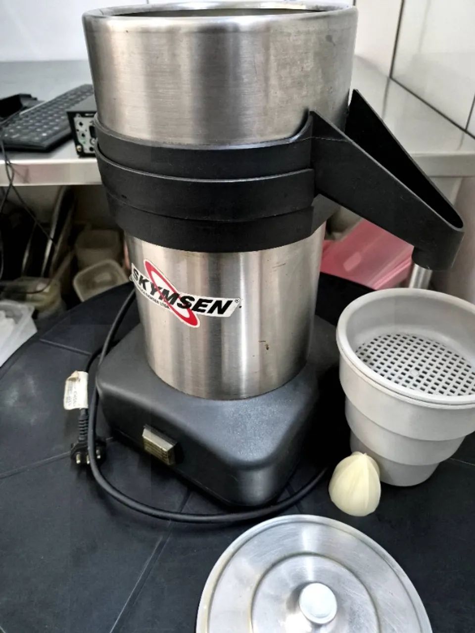 Espremedor de Laranja Infustrial - 220v SKYMSEN