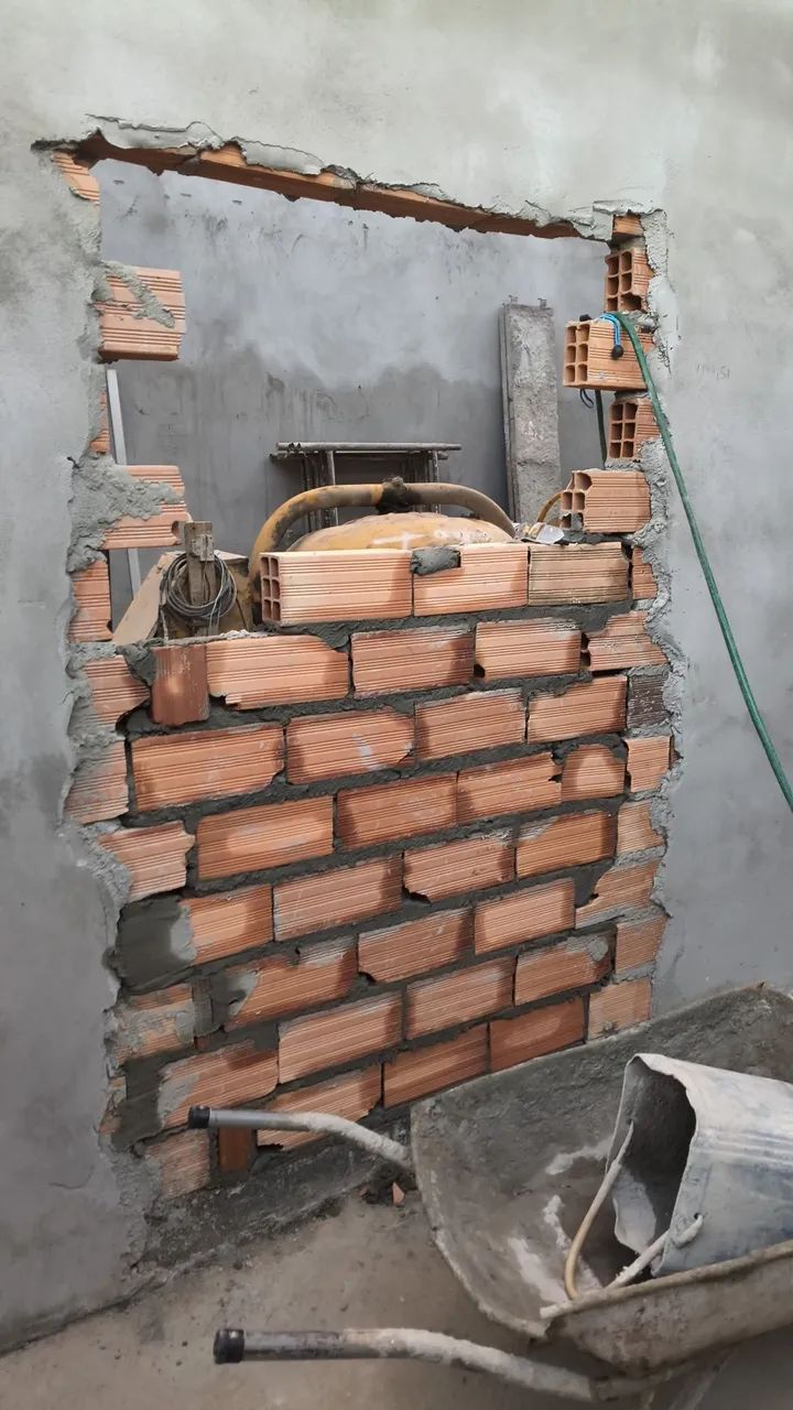 Pedreiro eletricista encanador e pintor e telhados  - Foto 4