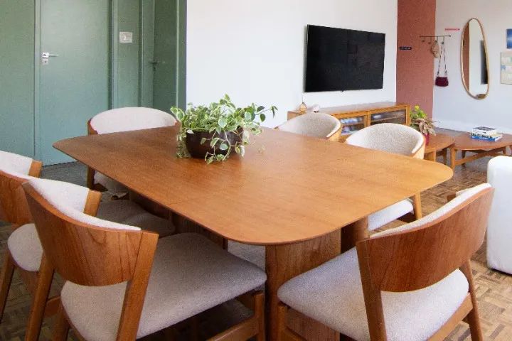 Mesa de Jantar 1,80m x 1m - Um ano de uso - Foto 3