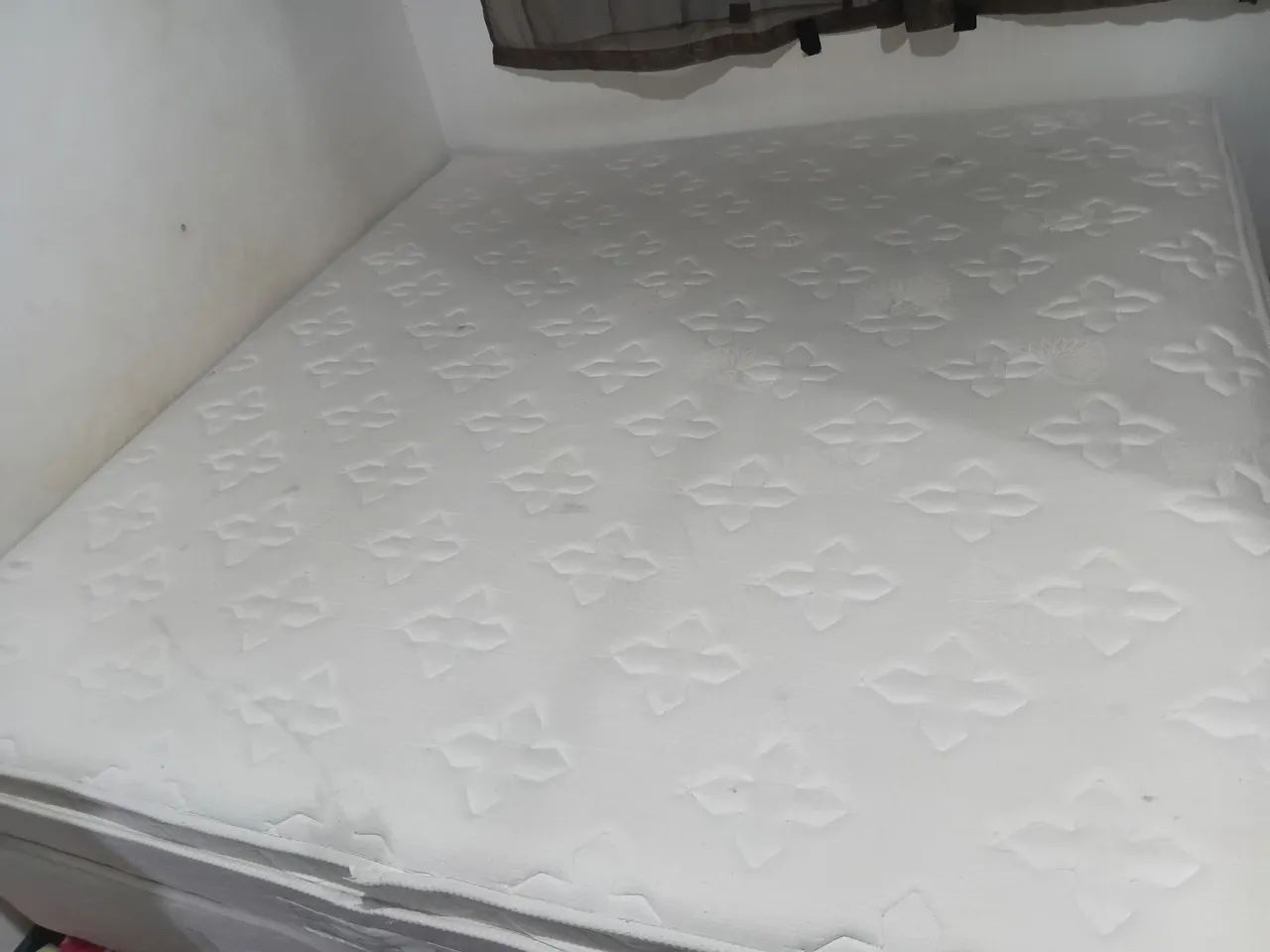Cama semi nova 