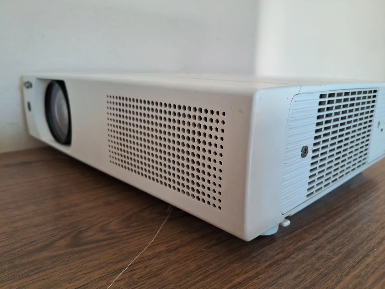 Projetor  Sanyo  XU105  - Foto 5