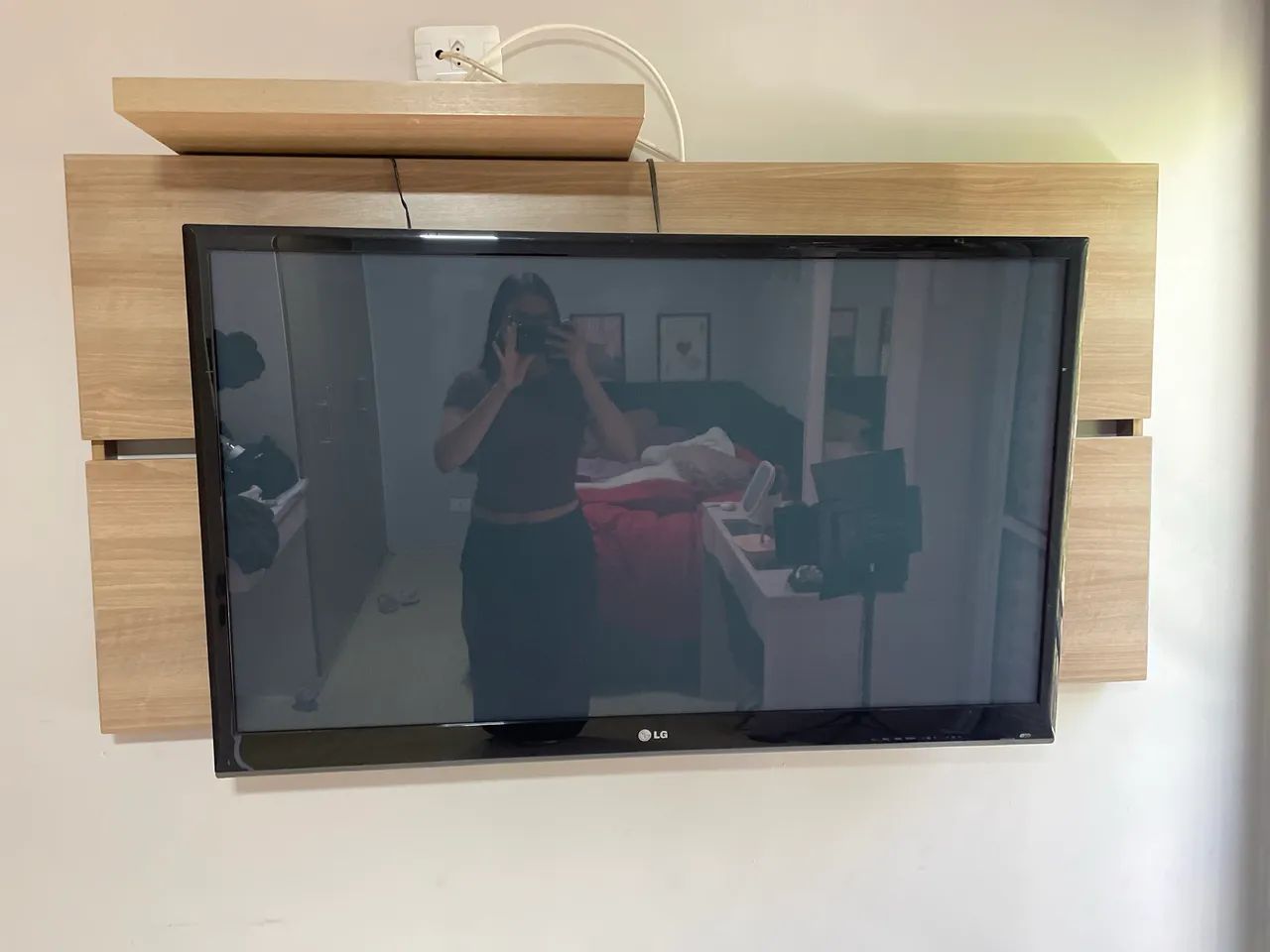 TV LG 42/43? - Usada - Bom estado - Foto 2