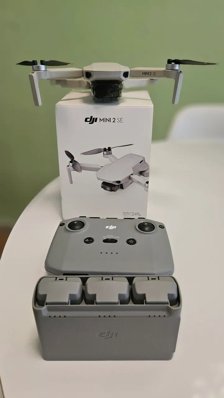 Drone DJI - Mini 2 SE - 3 baterias - com 14h de voo apenas 
