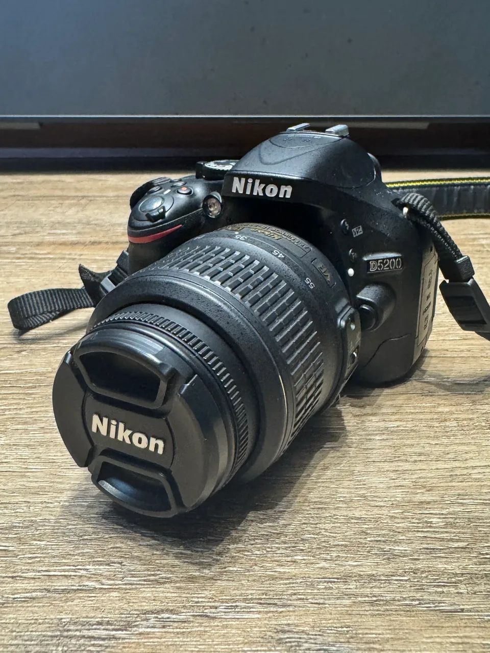 Nikon D5200 + NIKON AF-S DX 18-55mm 1:3.5-5.6 + case - Câmeras e