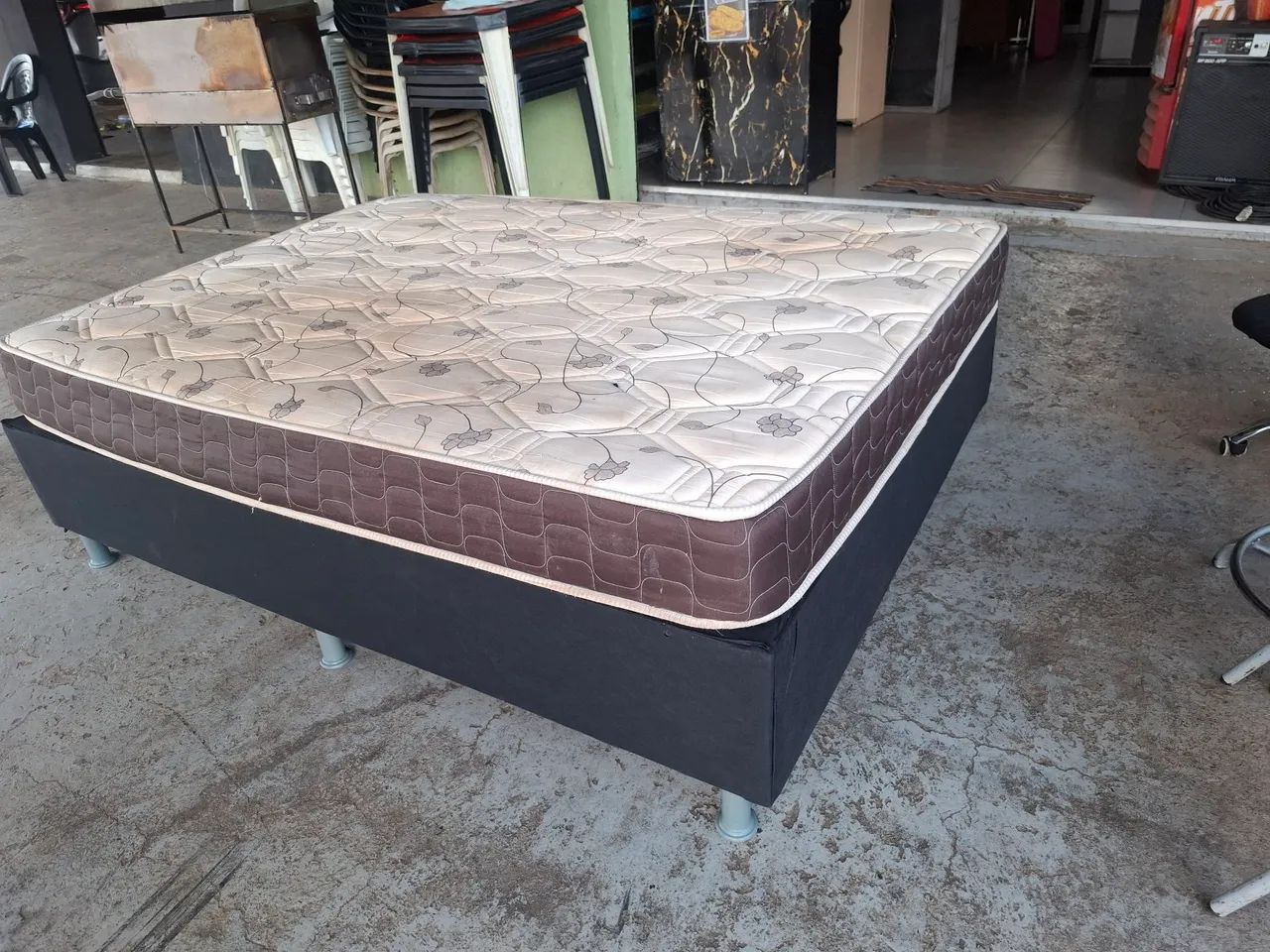 Cama Box casal com colchão 