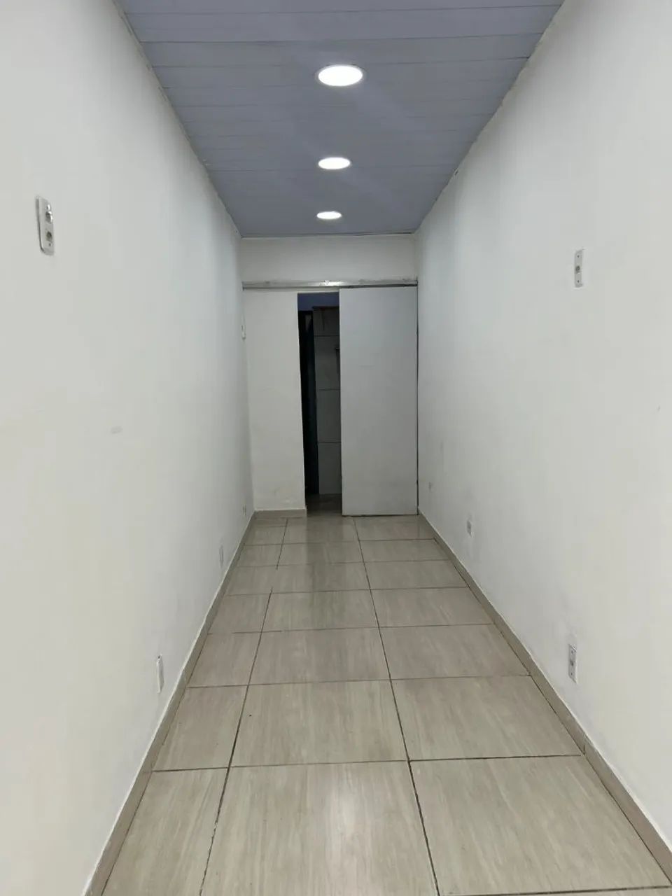 Alugo pequena loja 