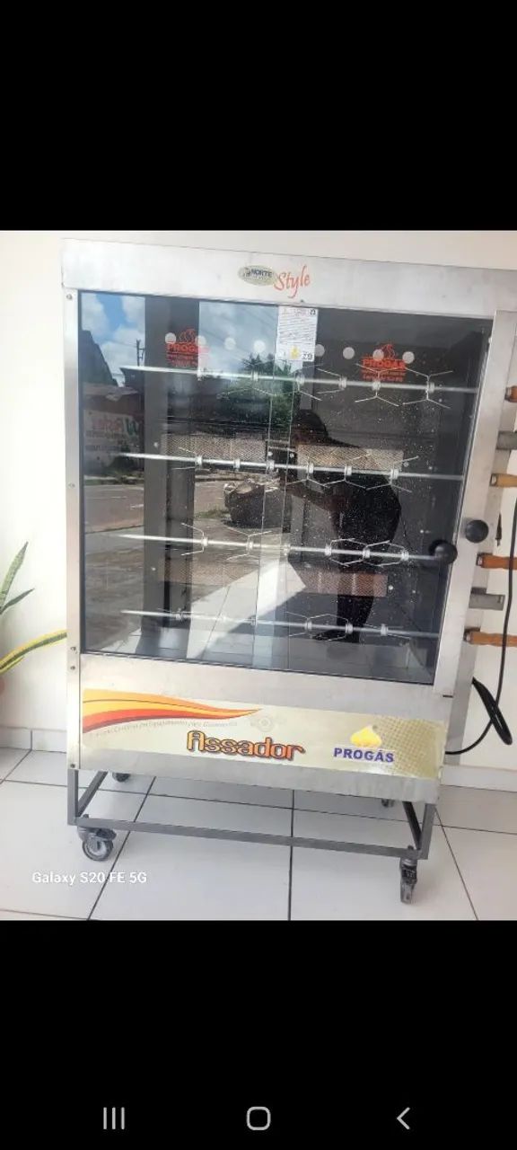 Vendo máquina de assar frango.