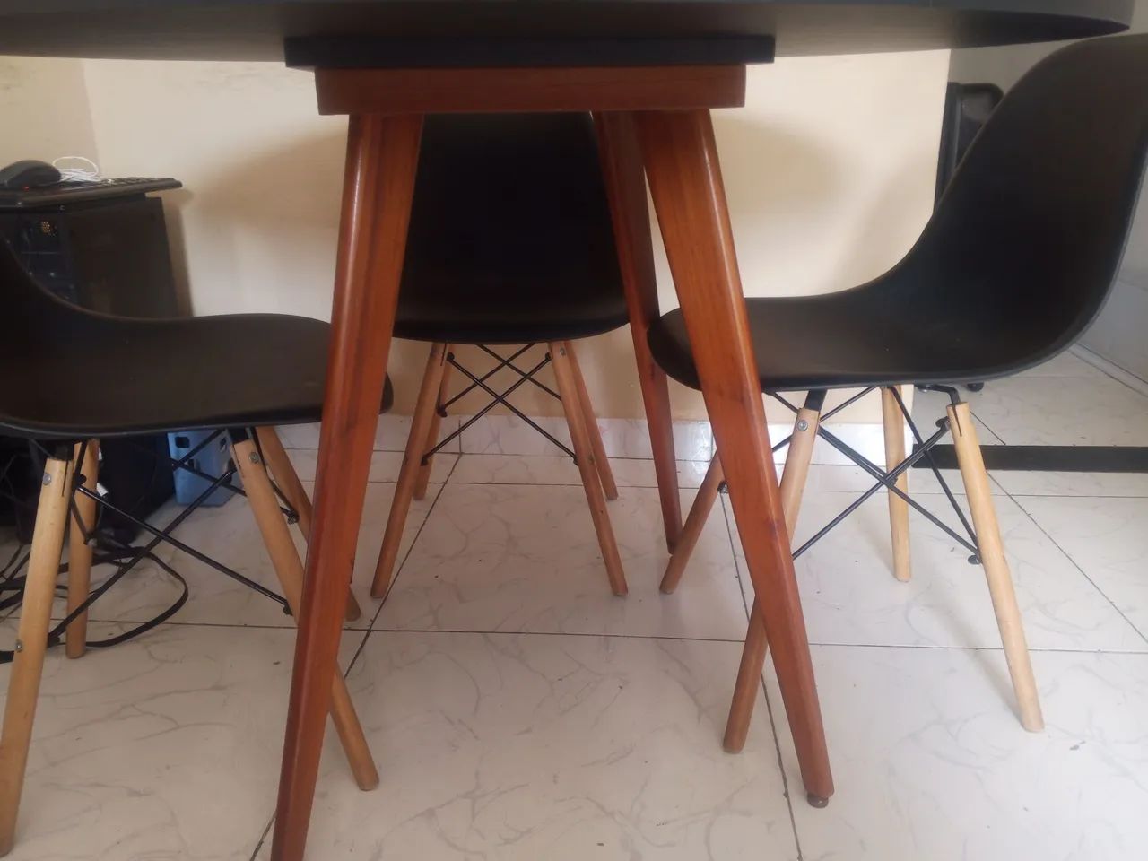 Mesa com 4 cadeiras  - Foto 4
