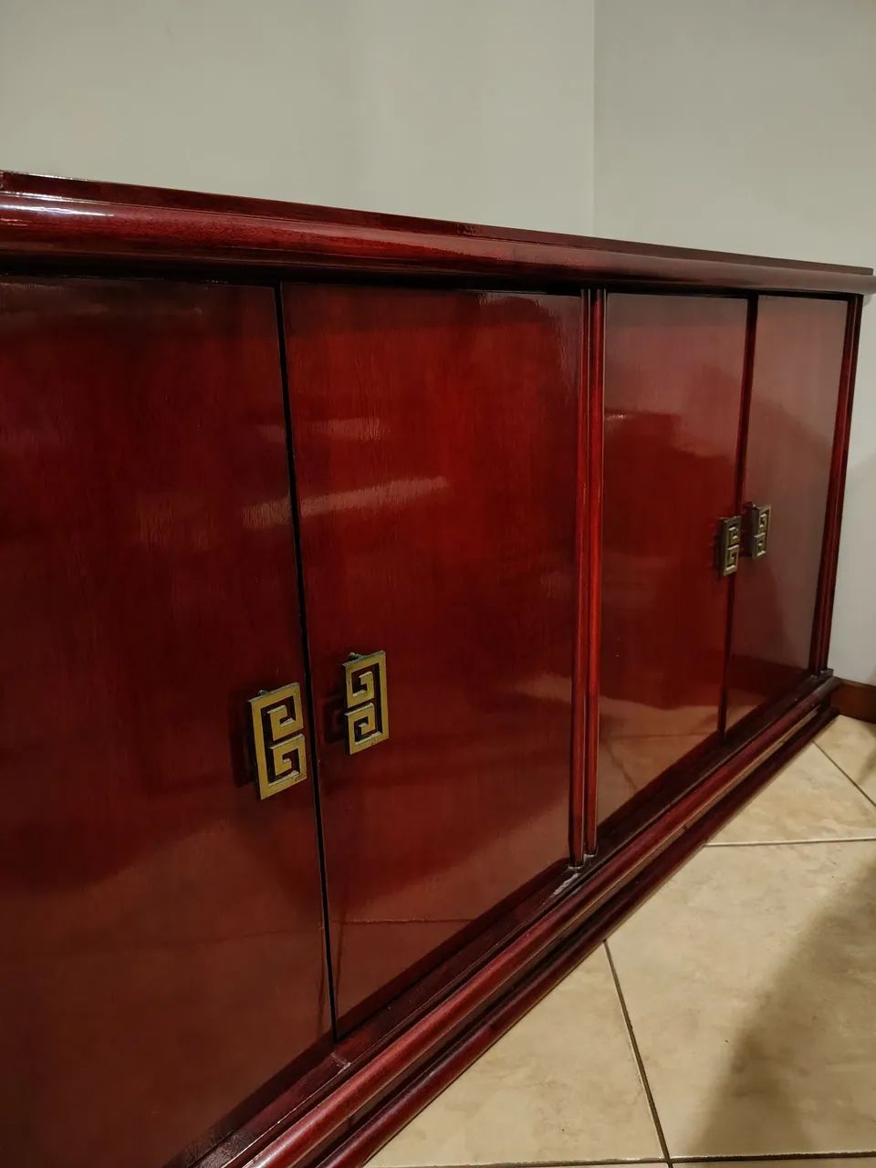 Conjunto buffet / espelho em Mogno