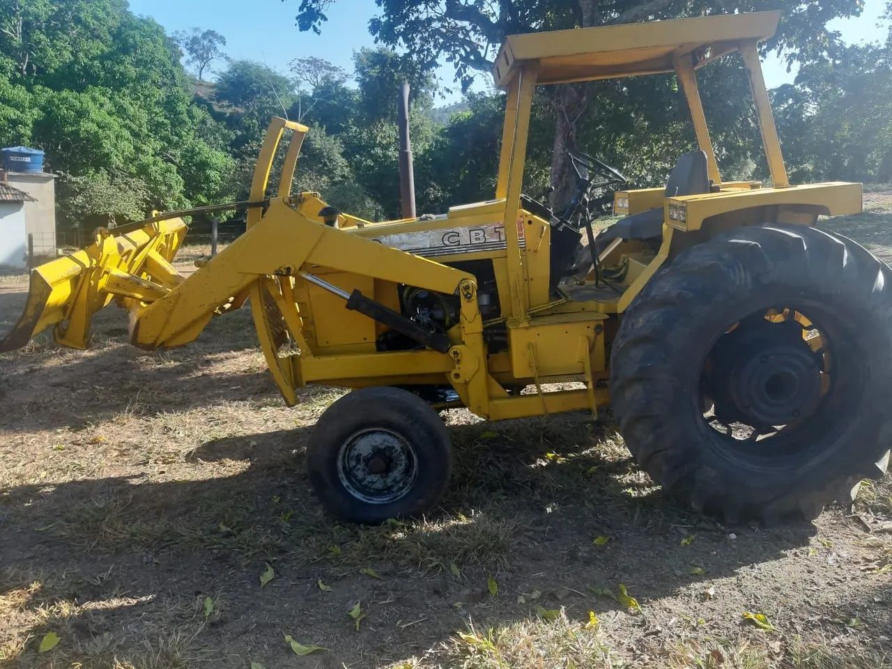 Trator CBT 8240