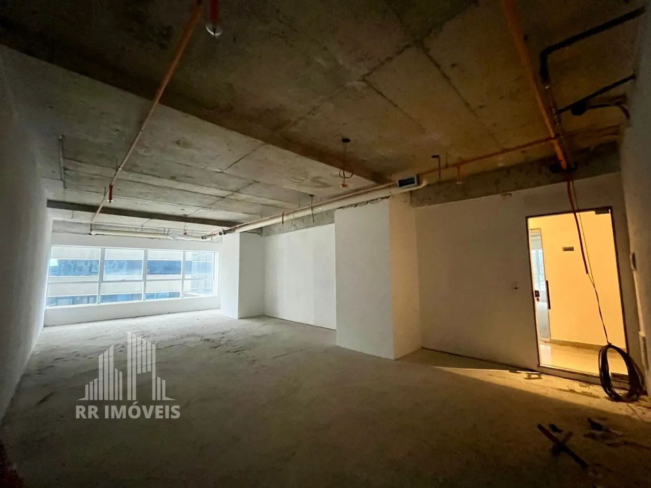 RR8000 Sala Comercial 70m² EDIFÍCIO TREND TOWER - OPORTUNIDADE - 1 Vaga de Garagem - Barue - Foto 5