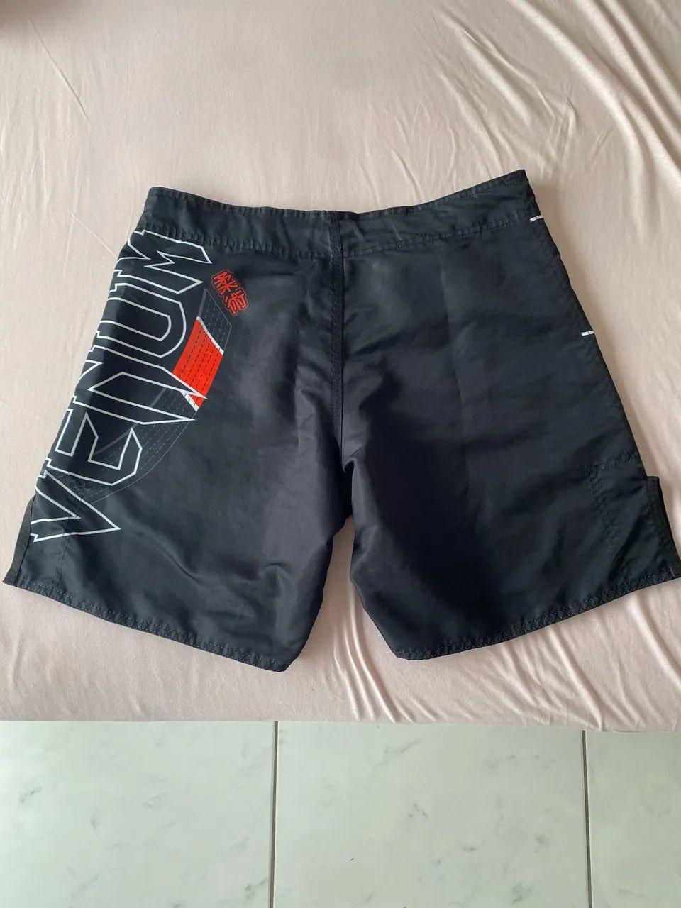 SHORT VENUM 
