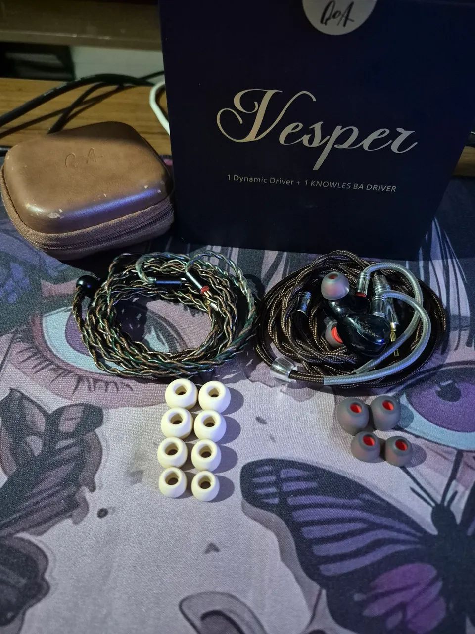 Fone QOA Vesper + cabo extra