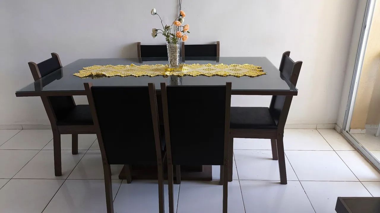 Mesa de Jantar com 6 Cadeiras 