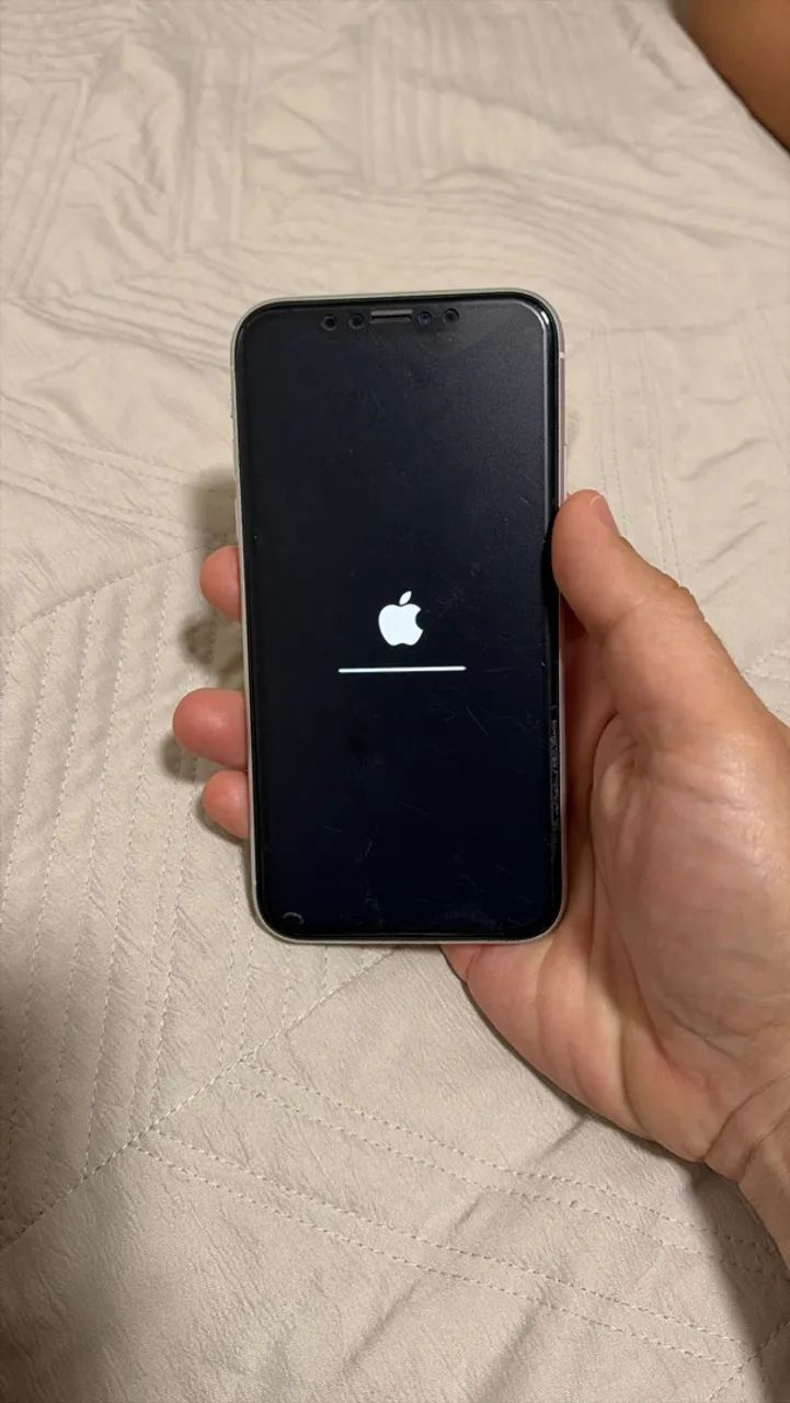 iPhone XR 64Gb Branco  - Foto 2