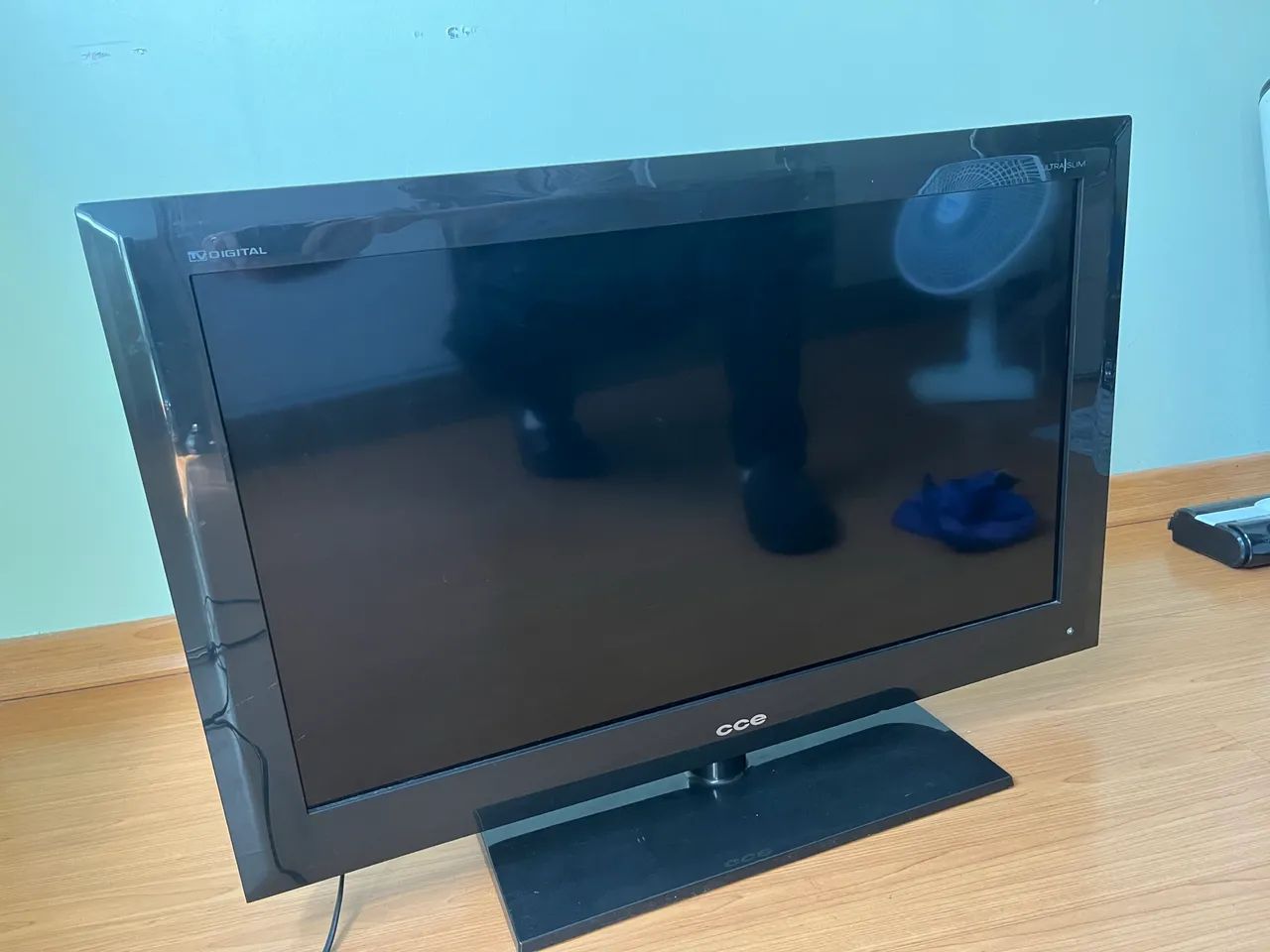 Televisor CCE 32?  - Foto 2