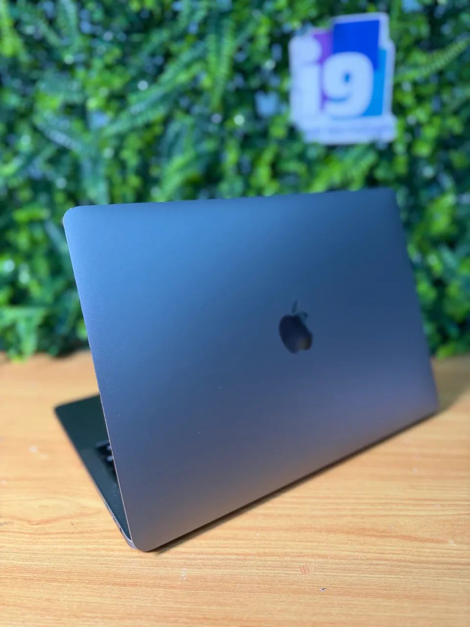 MacBook Pro 2019 A1989 Intel core i5 Quad Core 8GB 512GB SSD Tela