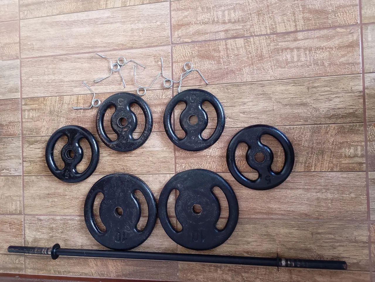 40 kilos de anilhas barra e presilhas  - Foto 2
