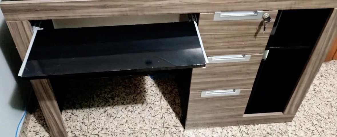 Escrivaninha para computador e trabalhos MDF marrom - Foto 2