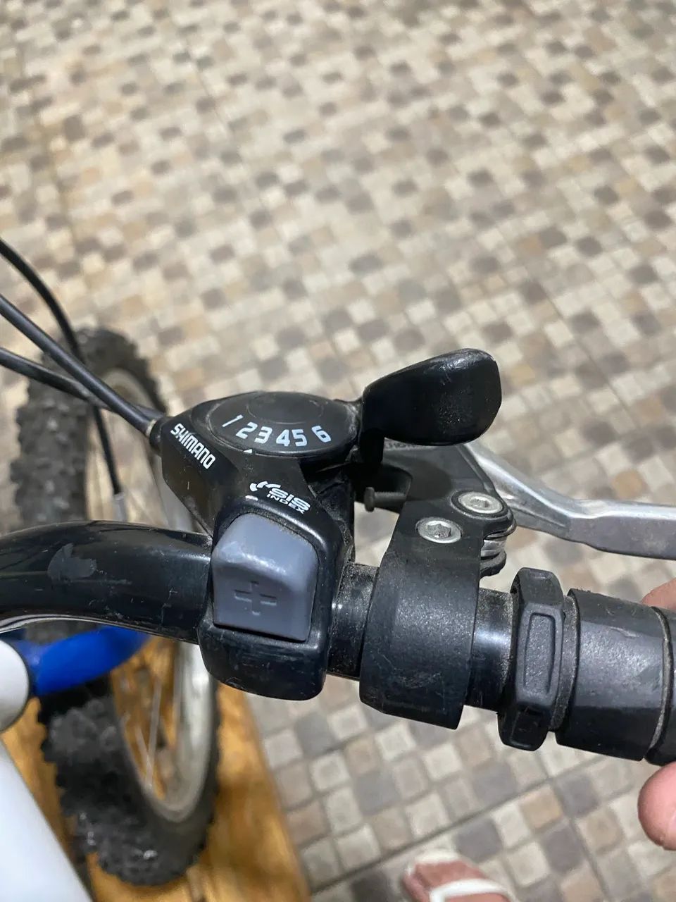 Bicicleta RockRider Branca com 6 marchas - Foto 4