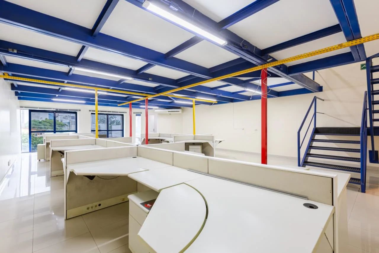Prédio comercial na Rua Ministro Nelson Hungria, 239 - Conj14  250 m²