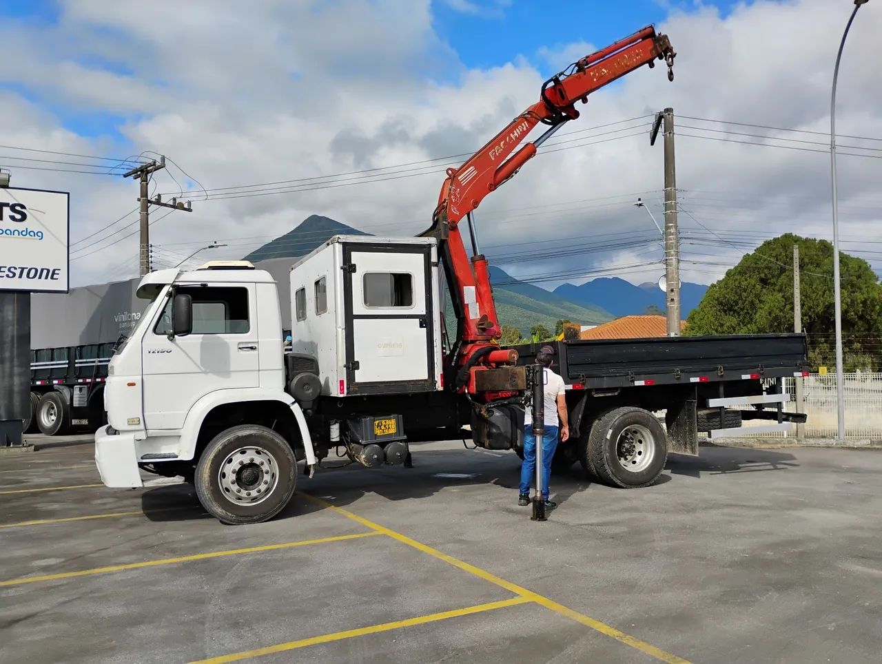 Volkswagen 17190 c/munck 2013.    255000