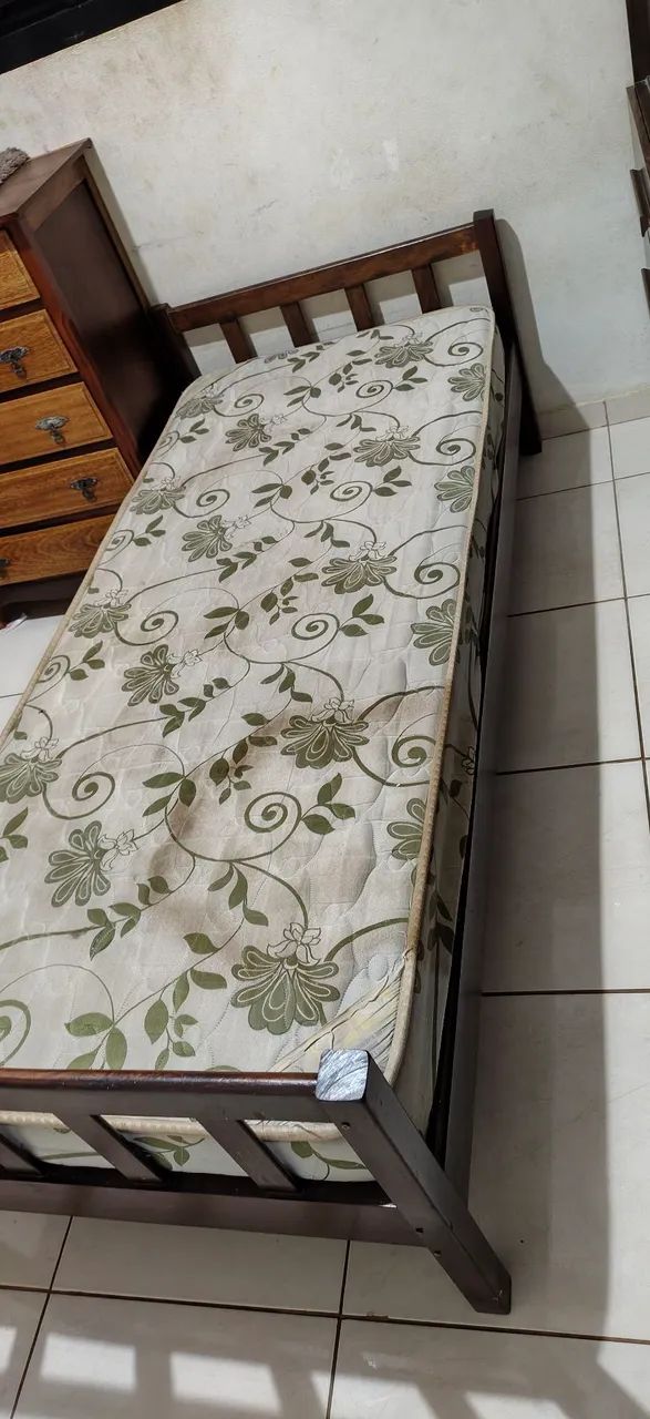 Cama madeira maciça com colchão  - Foto 4