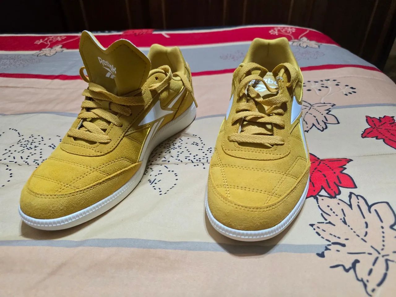 Tenis rebook amarelo - Foto 3
