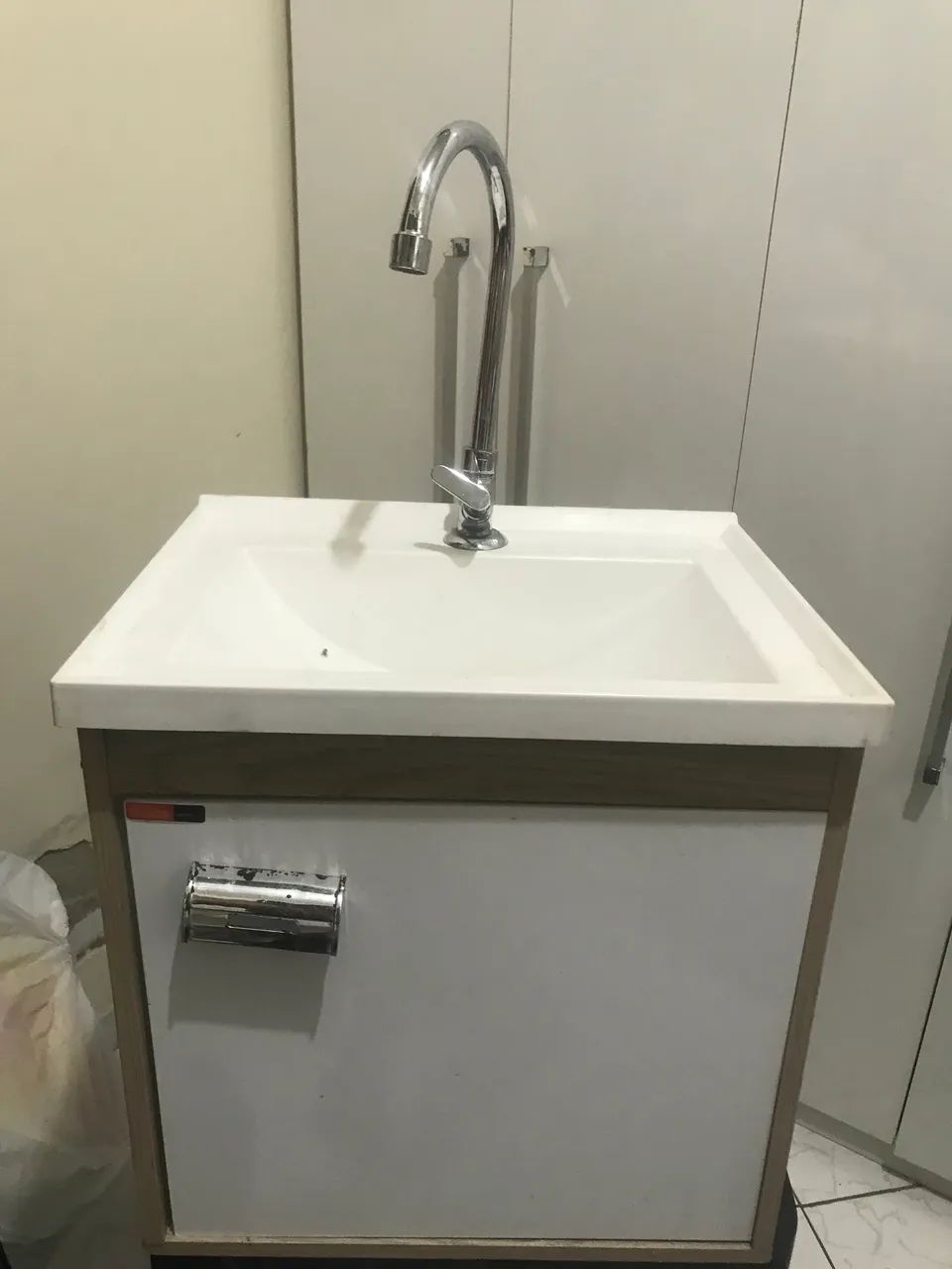 Pia modulada com torneira inox - sofisticada