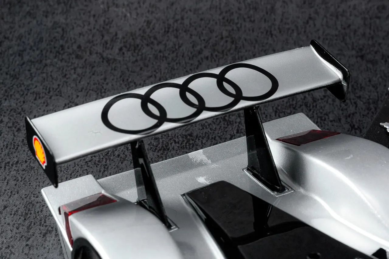Audi R8R Le Mans 1999 Maisto 1:18 - Impecável completo c/ caixa e