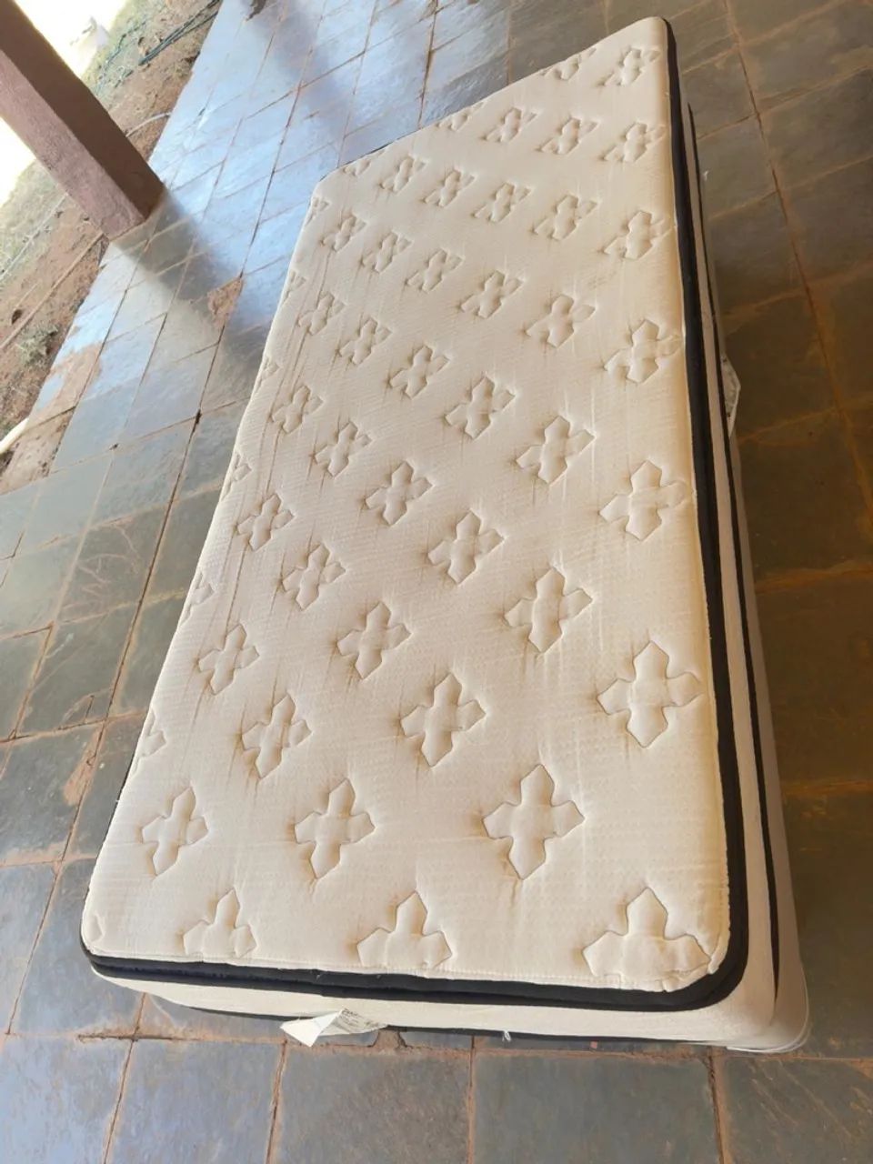 PRA VENDER HJ Cama Solteiro - Epeda Cannes - Seminova
