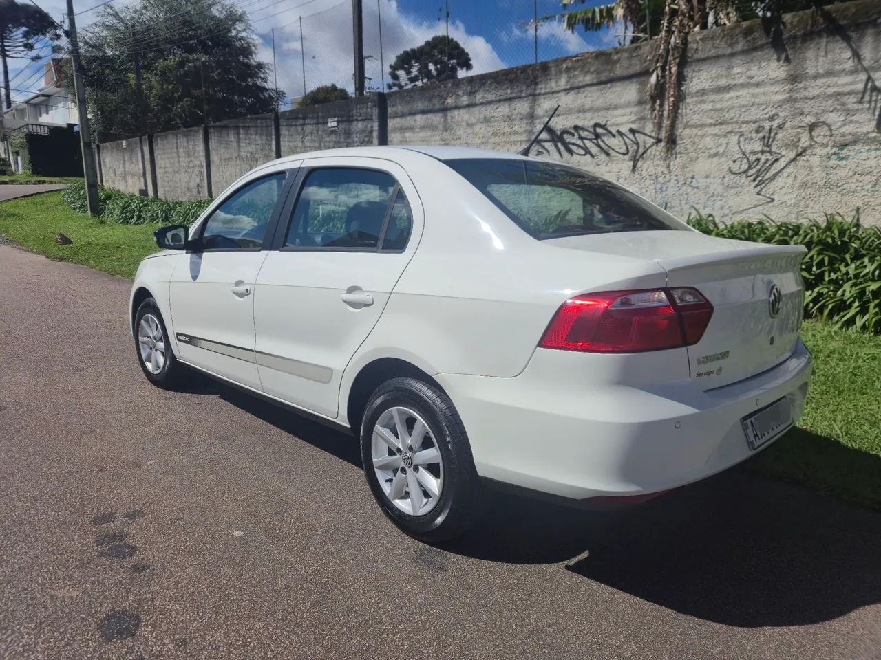 Volkswagen Voyage VOYAGE 1.0/1.0 City Mi Total Flex 8V 4p 2014
