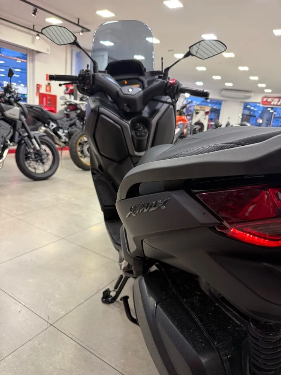 Xmax 300 conect 4400km marrom  - Foto 5