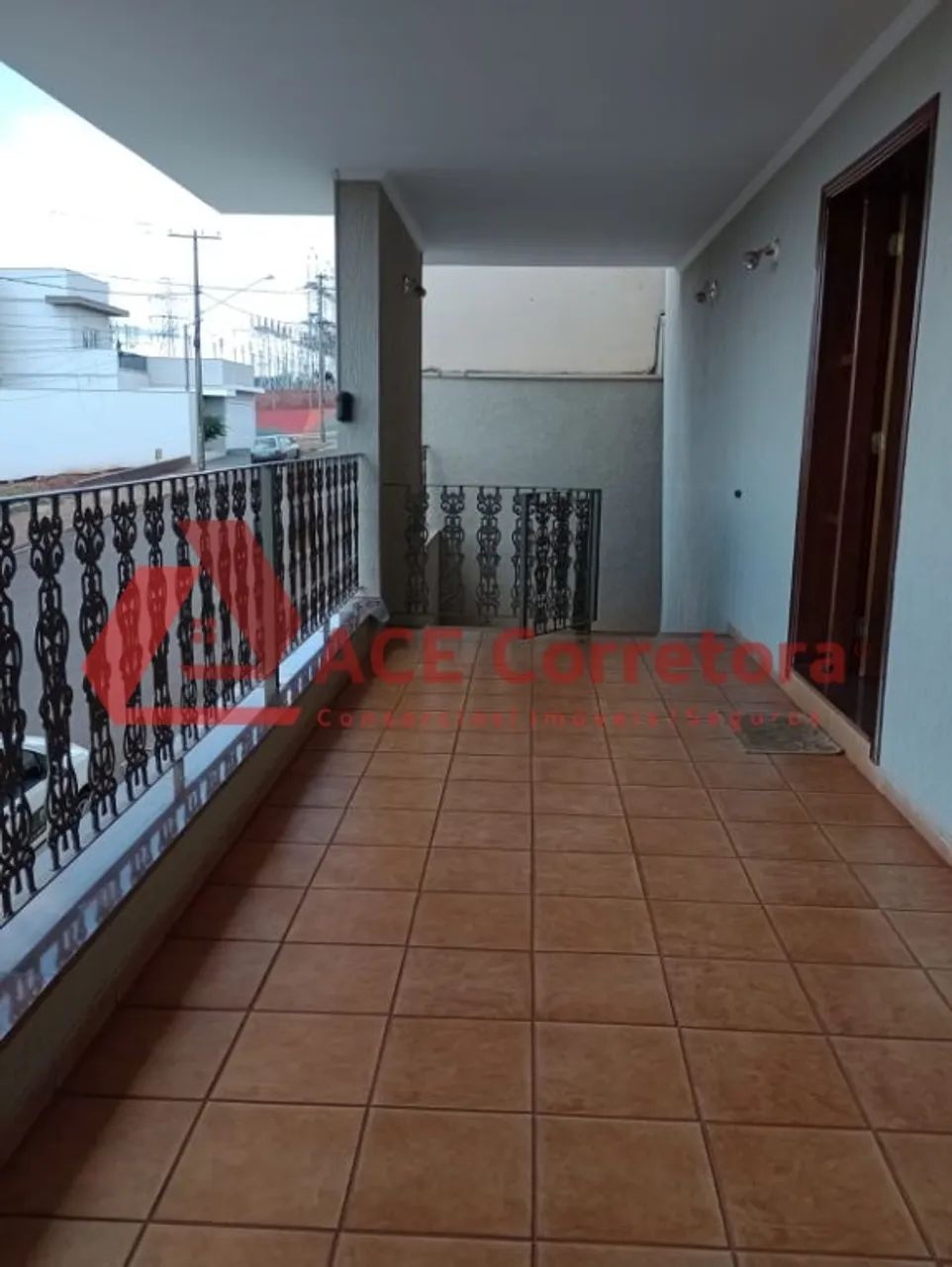 Casa Ampla com 3 Dormitórios - Foto 4