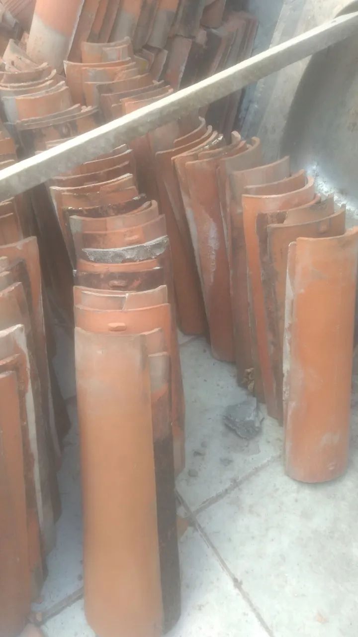 Ceramic roof tile